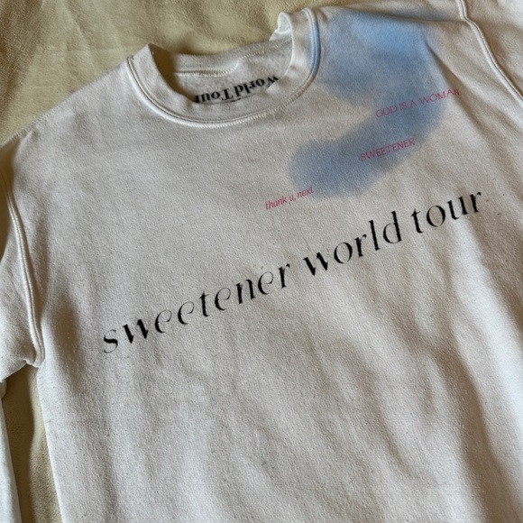 Ariana Grande Sweetener World Tour 2019 Pullover Sweater - Picture 7 of 7